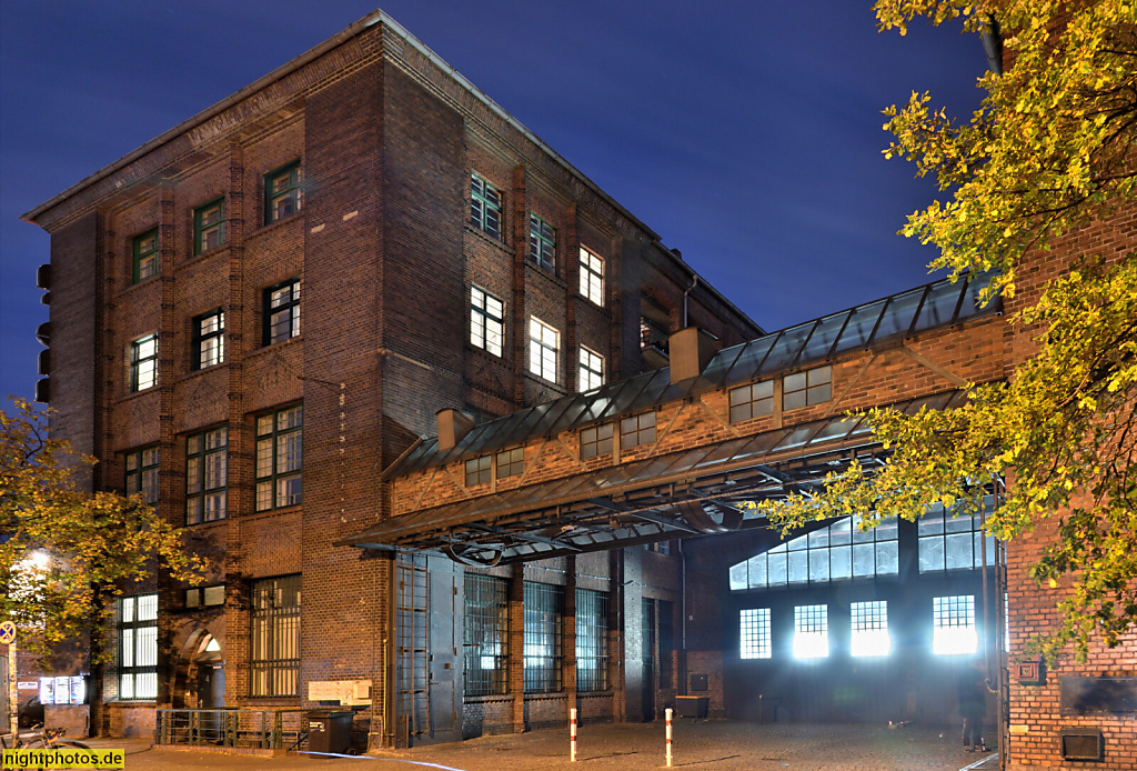 Berlin Treptow. Arena. Veranstaltungshalle. Erbaut 1927-1928 als Verwaltungsgebäude mit Hallentor des ABOAG-Betriebshof von Franz Ahrens und Alfred Warthmüller. Eichenstrasse 4