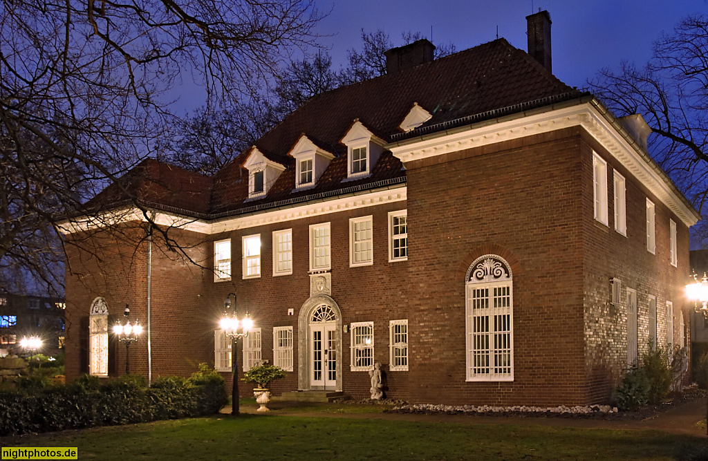 Berlin Marienfelde. Haus Schippert. Erbaut 1915-1916 von Bruno Möhring als Wohnhaus für Carl Schippert den Direktor der Daimler-Motorenfabrik. Emilienstrasse 15-17