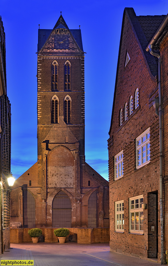 Wismar. St.Marien Kirchturm. Erbaut 1260-1270 als Hallenkirche. Langhaus und Chor 1960 gesprengt