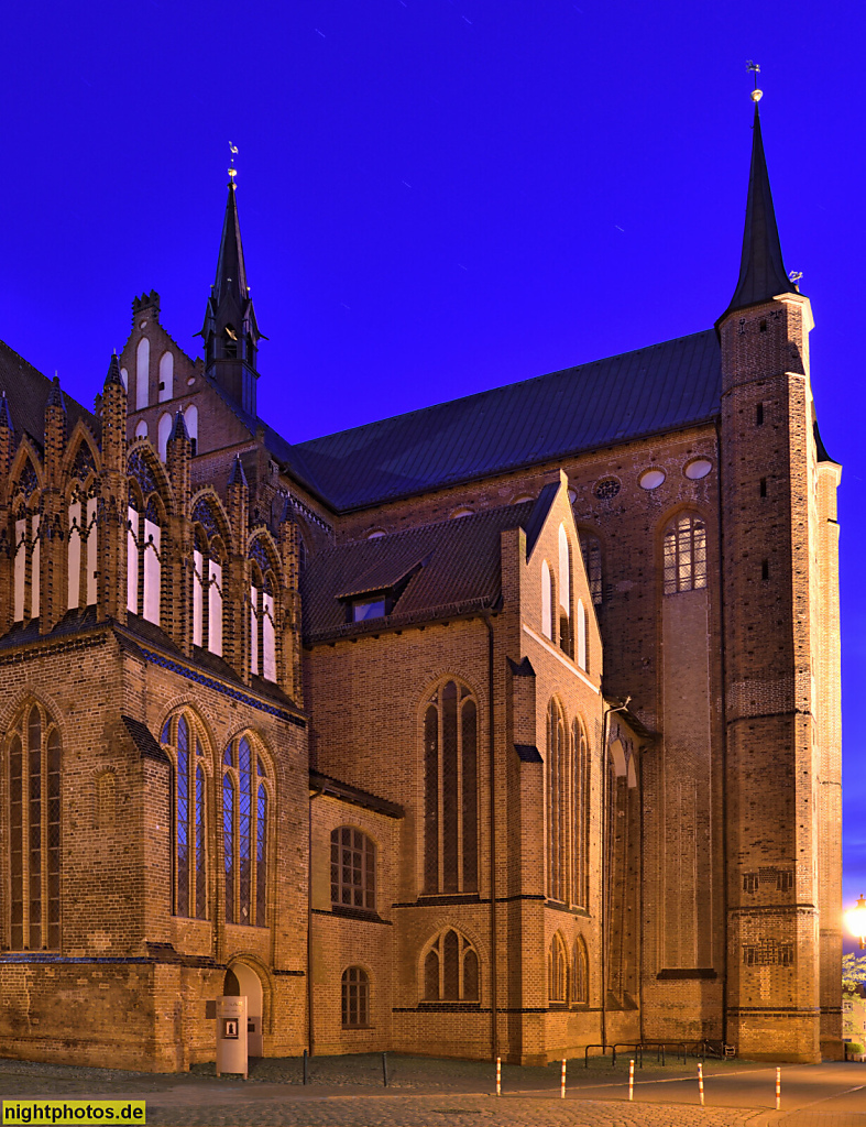 Wismar. St. Georgen. Erbaut 1295-1594 als Kirche der Landesherren und Handwerker. Spätgotische Basilika