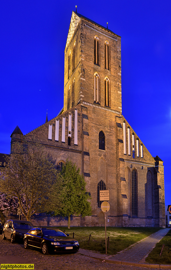 Wismar. St. Nikolai. Erbaut 1381-1487 als Kirche der Seefahrer und Fischer von Baumeister Heinrich von Bremen. Spätgotische Basilika in norddeutscher Backsteingotik. Renoviert 1880-1881