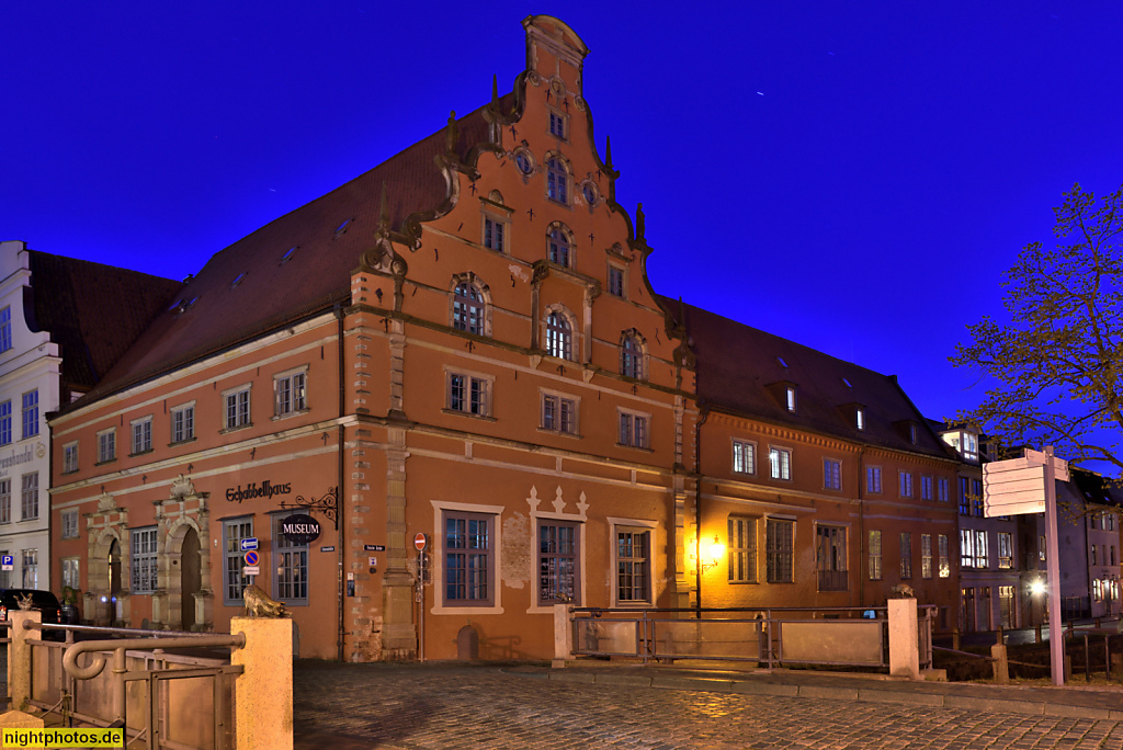 Wismar. Stadtgeschichtliches Museum im Schabbellhaus. Frührenaissance. Erbaut 1569-1571 von Philipp Brandin für Hinrich Schabbell als Wohn- und Geschäftshaus. Schweinsbrücke 8