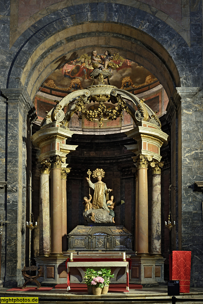 Girona. Basilica de Sant Feliu. Erbaut 12.-17. Jahrhundert. Kapelle San Narciso mit Schrein für Heiligen Narcissus von Girona