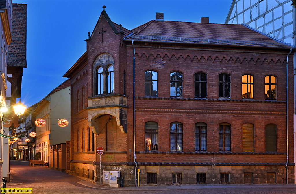 Quedlinburg. Pfarrhaus der St.-Benedikt-Gemeinde. Erbaut 1878-1879 als Oberpredigerhaus. Neogotisch. Biforium mit Blendmasswerk. Bockstrasse 14