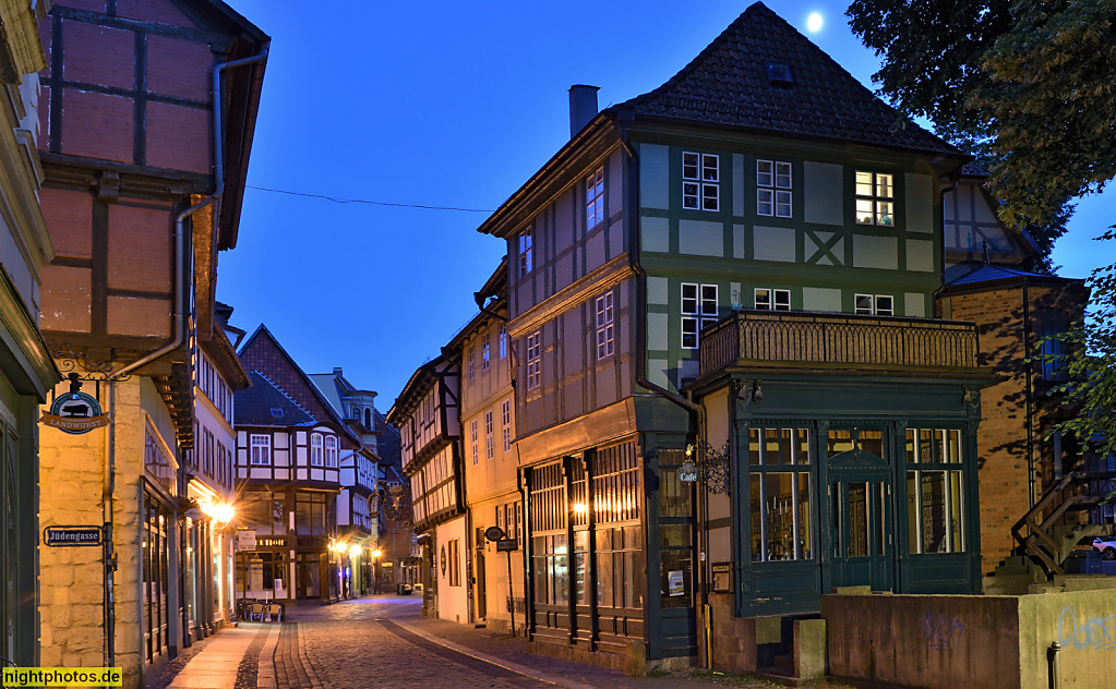 Quedlinburg. Cafe Roland. Als Wohnhaus erbaut um 1600 in Fachwerk. Breite Strasse 1