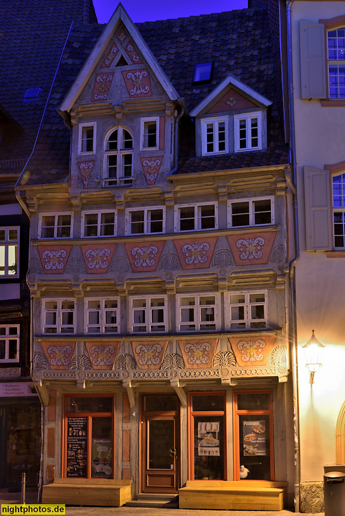 Quedlinburg. Markt. Kaufmannshaus erbaut 1560 im Stil der Frührenaissance als Wohnhaus in Fachwerk mit Fächerrosetten und Akanthusmotiven. Breite Strasse 53