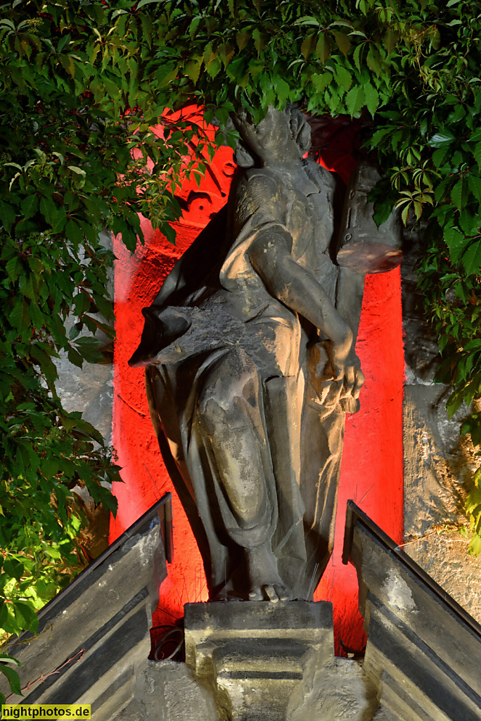 Quedlinburg. Rathaus erbaut ab 1300 aus Werkstein. Säulenportal von 1616. Abundantia als römische Göttin des Überfluss erschaffen von Bildhauer Georg Stier. Markt 1