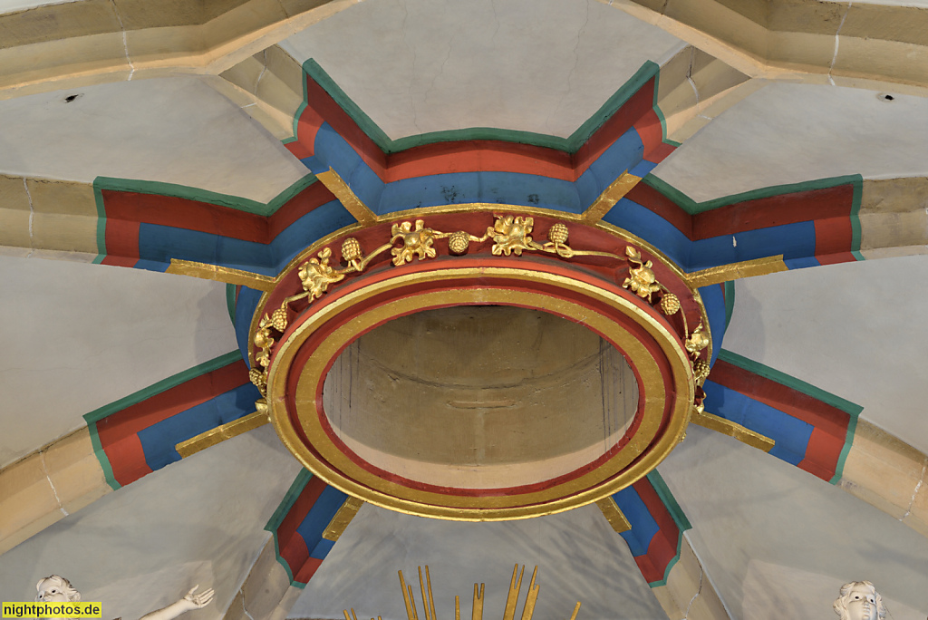 Erfurt. Severikirche gotisch neu erbaut 1270-1500 als Hallenkirche auf früherer Kirche. Katholisch. Sternrippengewölbe am Schlussstein