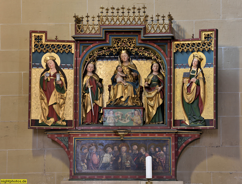 Erfurt. Severikirche gotisch erbaut 1270-1500 als Hallenkirche auf früherer Kirche. Katholisch. Marienaltar von 1510. Hl. Barbara. Gottesmutter Maria. Hl. Katharina