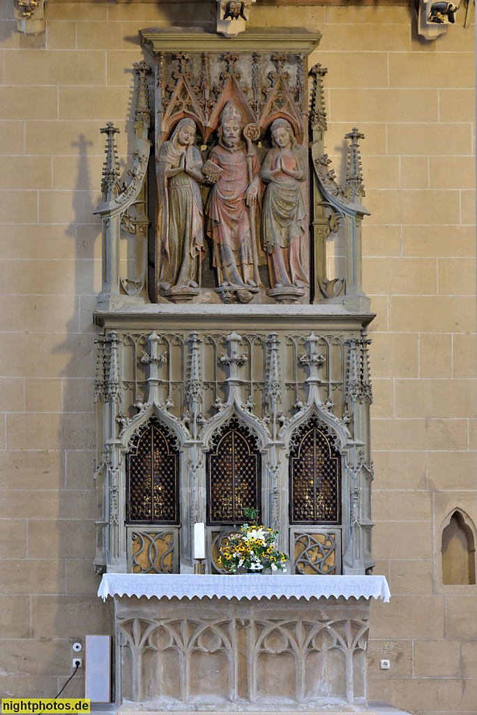 Erfurt. Severikirche gotisch erbaut 1270-1500 als Hallenkirche auf früherer Kirche. Severusaltar Aufsatz seit 1472 mit Deckplatte des Severisarkophag