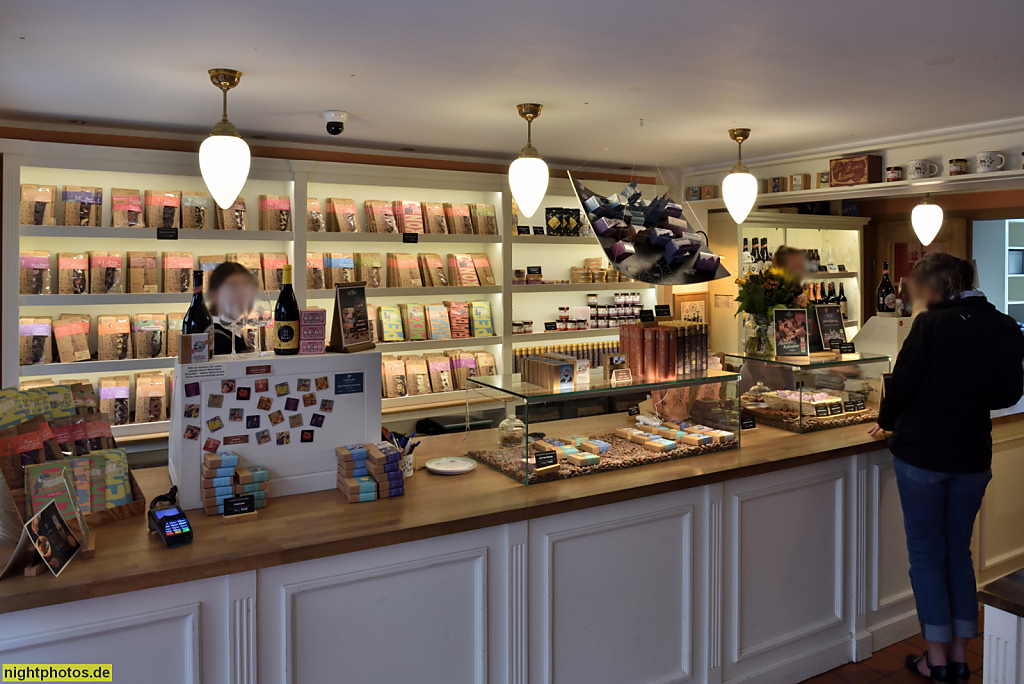 Erfurt. Goldhelm Schokoladenmanufaktur auf der Krämerbrücke. Verkaufsraum