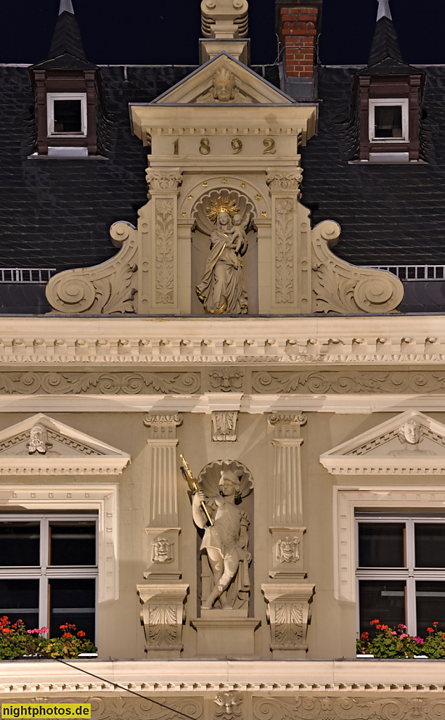 Erfurt. Geschäftshaus Zum Stötzel als Gildehaus erbaut 1883 von Carl Frühling. Fassadendetail mit Ziergiebel