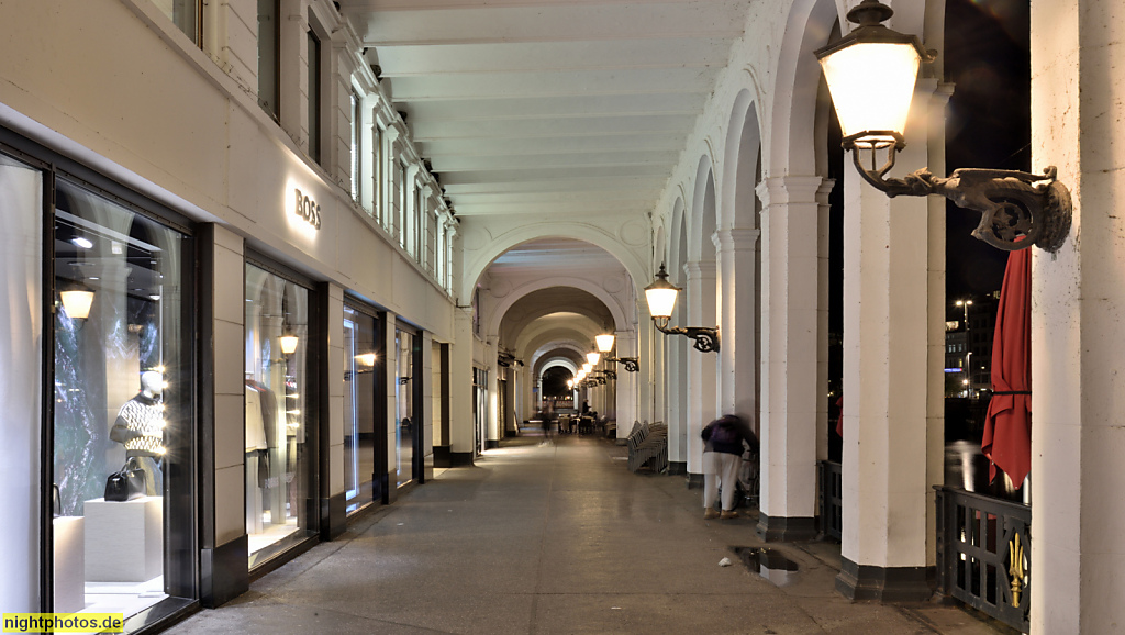 Hamburg. Alsterarkaden. Erbaut 1843-1846 von Alexis de Chateauneuf an der Kleinen Alster