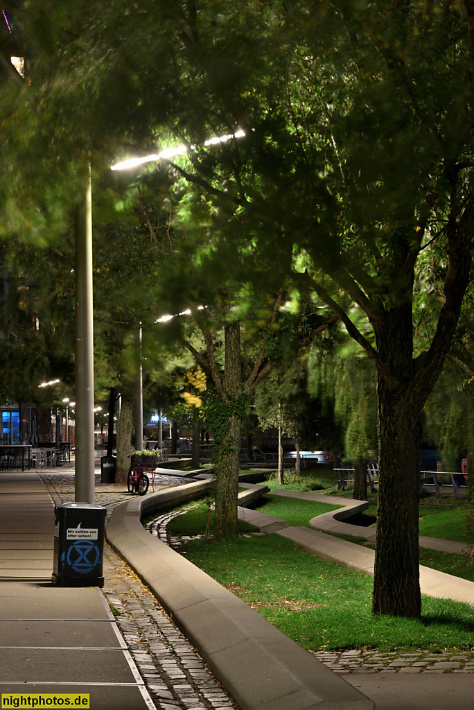 Hamburg. Dalmannkai-Treppen am Grasbrookhafen. Erbaut 2008 von Benedetta Tagliabue