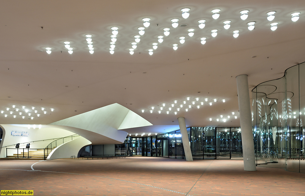 Hamburg. Elbphilharmonie. Erbaut 2007-2016 von Architekturbüro Herzog & de Meuron auf dem Kaispeicher A von 1963 durch Hochtief. Aussichtsebene