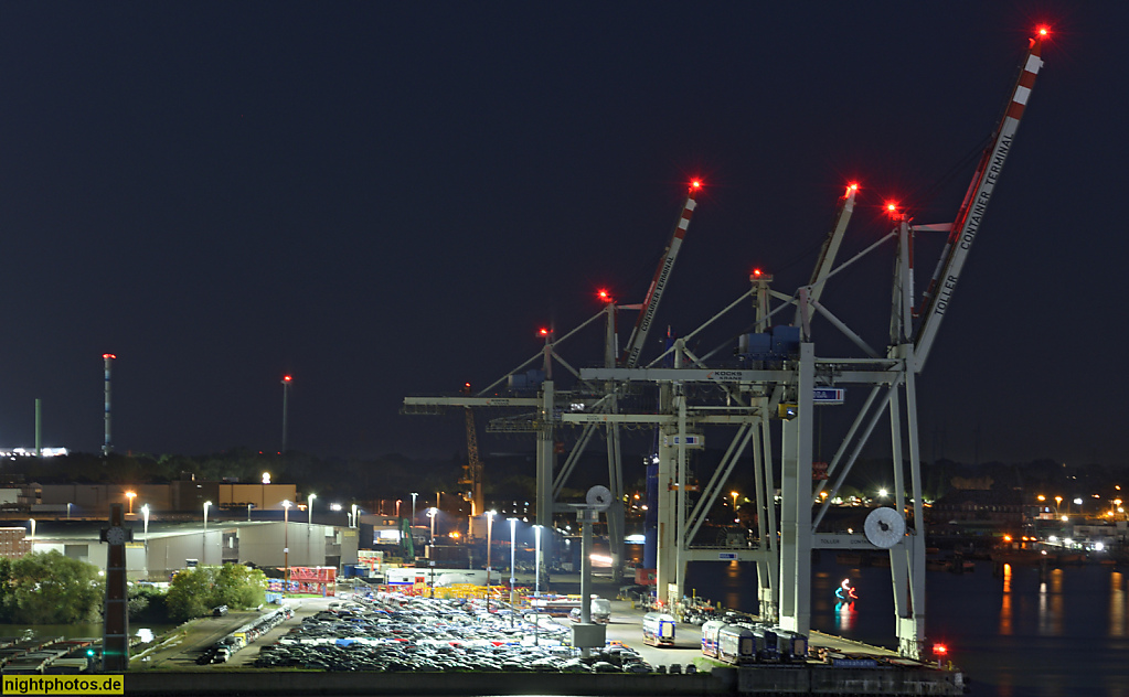 Hamburg. Steinwerderhafen. Süd-West Terminal. Krananlagen Schiffsverladung Container und Fahrzeuge