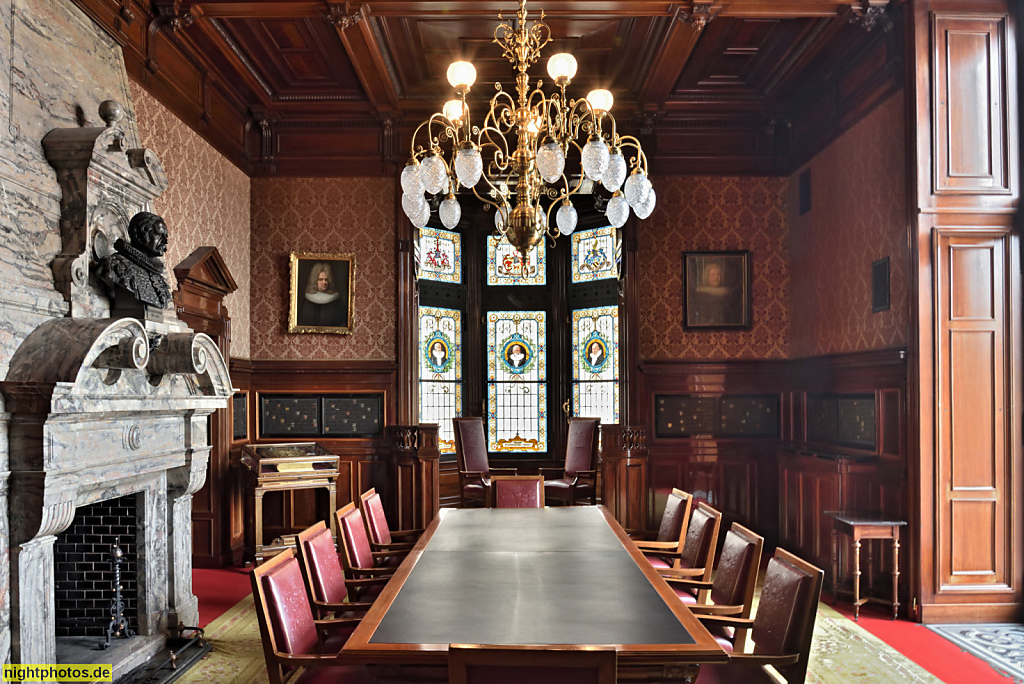 Hamburg Rathaus erbaut 1886-1897 von Martin Haller in Neorenaissance. Bürgermeisteramtszimmer mit Goldenem Buch der Stadt