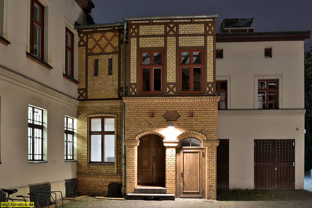 Berlin Mitte Gesundbrunnen. Bibliothek am Luisenbad seit 1995. Erbaut 1888 von Carl Galuschki im Neorenaissance Stil. Umbau 1991-1995