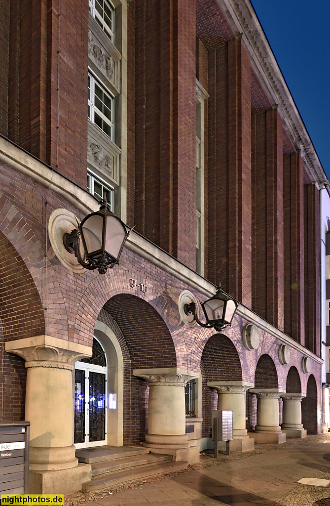 Berlin Friedrichshain. Verwaltungsgebäude der Knorr Bremse AG. Erbaut 1913-1916 von Alfred Grenander und Friedrich Lange und Alfred Fehse. Umbau 1955. Neue Bahnhofstrasse 9-16