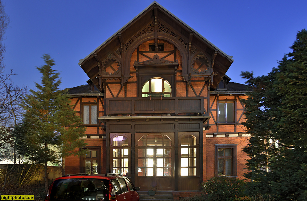 Berlin Steglitz. Wohnhaus im Landhausstil erbaut 1873 umgebaut 1983. Albrechtstrasse 54A