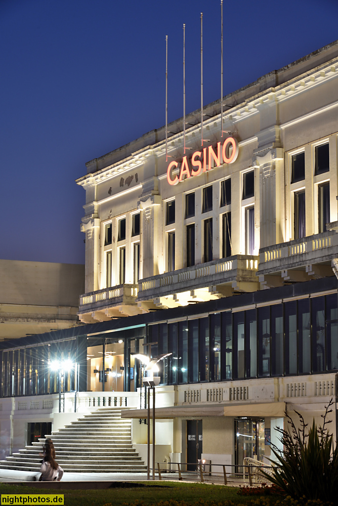 Póvoa de Varzim. Spielcasino 'Casino da Povoa'. Erbaut nach 1930 von Rogério de Azevedo. Freitreppe. Avenida dos Descobrimentos