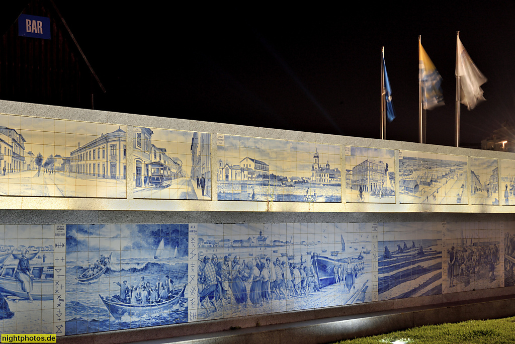 Póvoa de Varzim. Muro de Azulejos. Hafenmauer mit Stadtgeschichte auf Azulejos