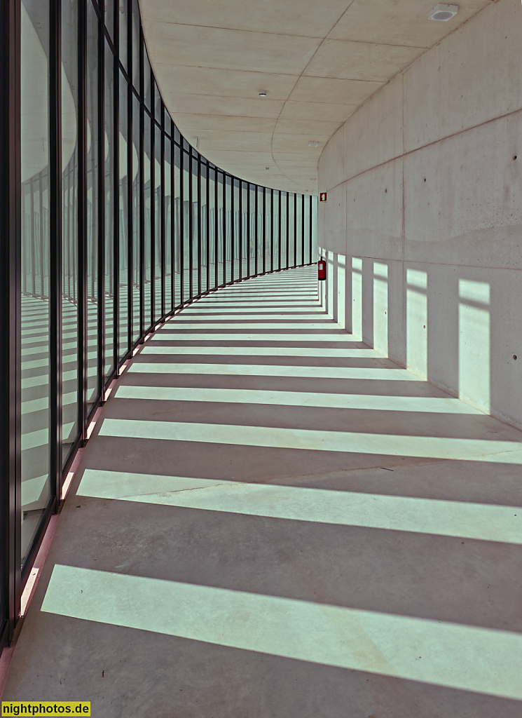 Póvoa de Varzim. Arena Póvoa. Zugangsebene. Erbaut 2020-2025 von Architekt Rui Bianchi und VHM Architekten. Veranstaltungsort. Avenida Vasco da Gama