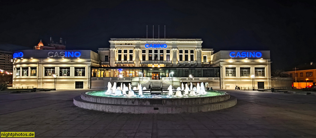 Póvoa de Varzim. Spielcasino 'Casino da Povoa'. Erbaut nach 1930 von Rogério de Azevedo. Springbrunnen mit Wasserspiel. Avenida dos Descobrimentos