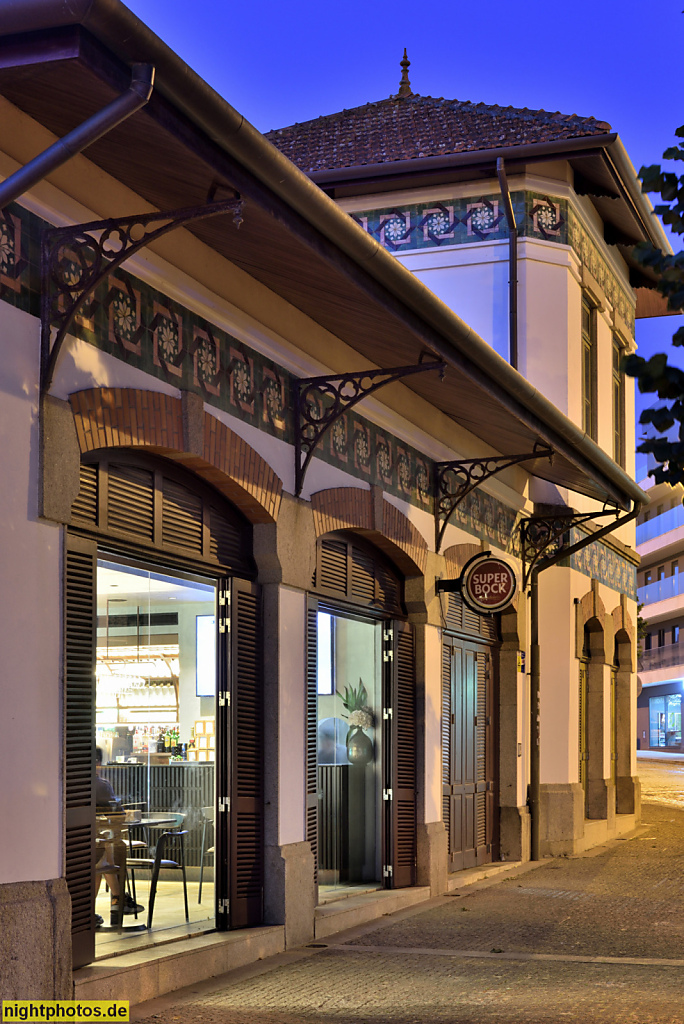 Póvoa de Varzim. Restaurant Torreão by Praça. Erbaut 1904 als Eckturm des Markts von Ventura Terra. Praça Marquês de Pombal