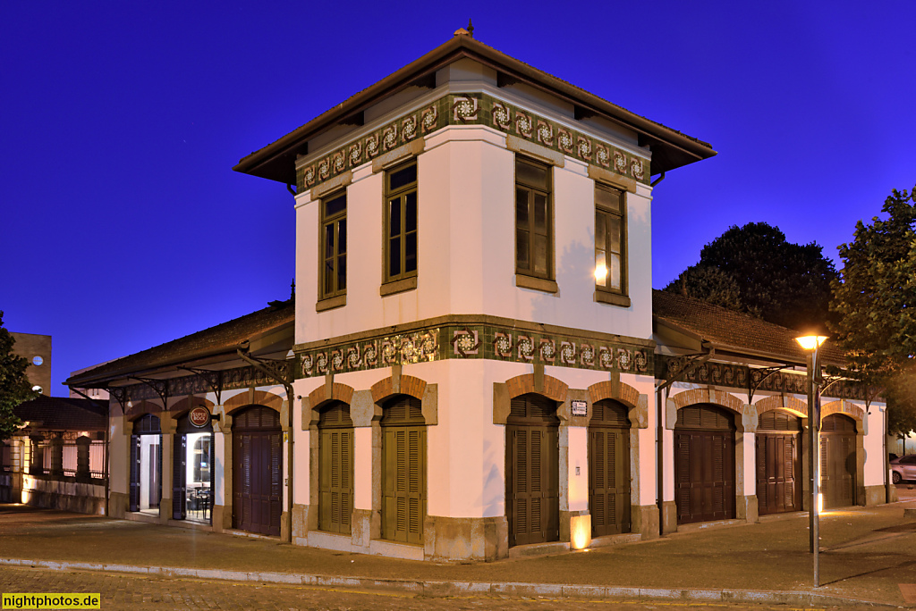 Póvoa de Varzim. Restaurant Torreão by Praça. Erbaut 1904 als Eckturm des Markts von Ventura Terra. Praça Marquês de Pombal