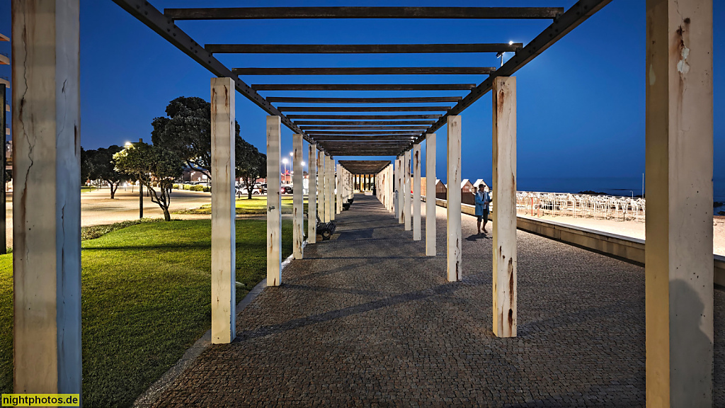 Póvoa de Varzim. Pergola auf der Strandpromenade am Praia de Lada 1