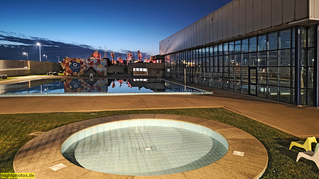 Póvoa de Varzim. Hallen- und Freibad mit Liegewiese. Piscinas Municipais. Praia Verde. Avenida dos Banhos