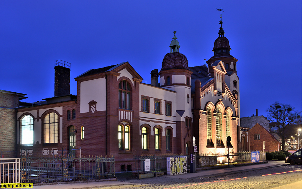 Schwerin. Kulturstätte E-Werk Schwerin seit 1998. Erbaut 1903-1904 als Städtisches Elektrizitätswerk und Schaltanlage. Backsteinbau teilverputzt in Renaissance. Spieltordamm 5