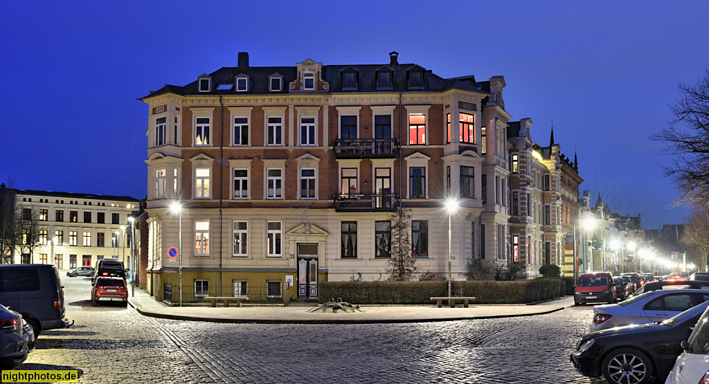 Schwerin. Schelfstadt. Wohnhaus Gründerzeit erbaut 1898 laut Inschrift. August-Bebel-Strasse 33 Ecke Spieltordamm