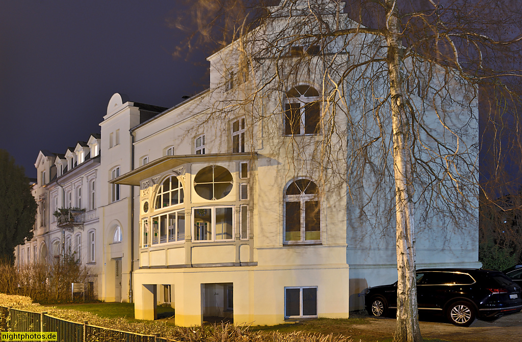 Schwerin Altstadt. Wohnhaus erbaut 1866 neoklassizistisch als Reihenvilla von Maurermeister Ferdinand Schultz. Werderstrasse 125