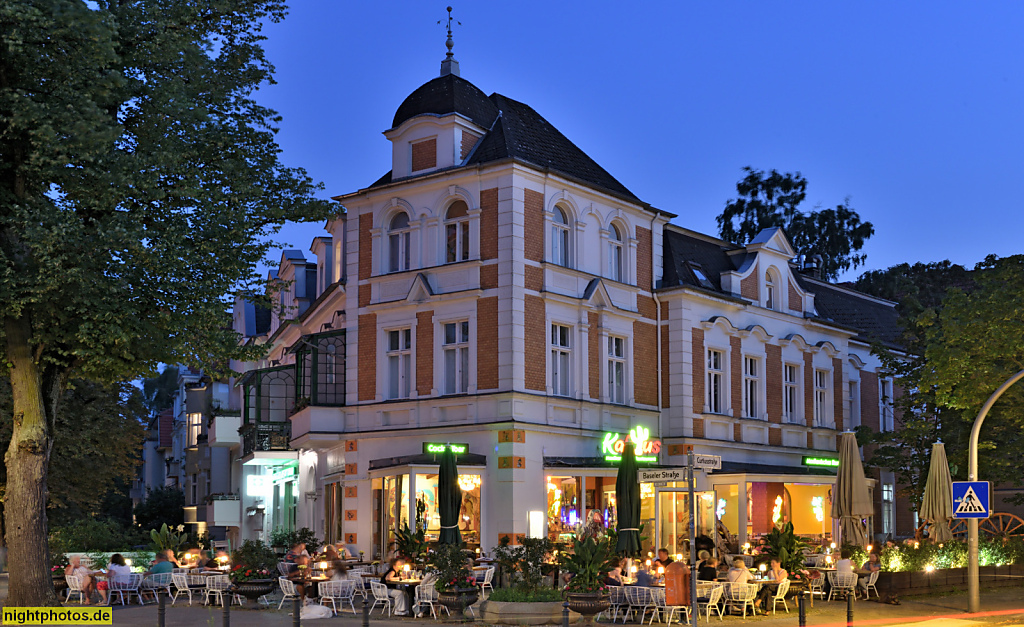 Berlin Lichterfelde. Mietshaus mit Gastronomie. Restaurant Cafe Bar 'Kaktus'. Baseler Strasse 10 Ecke Curtiusstrasse