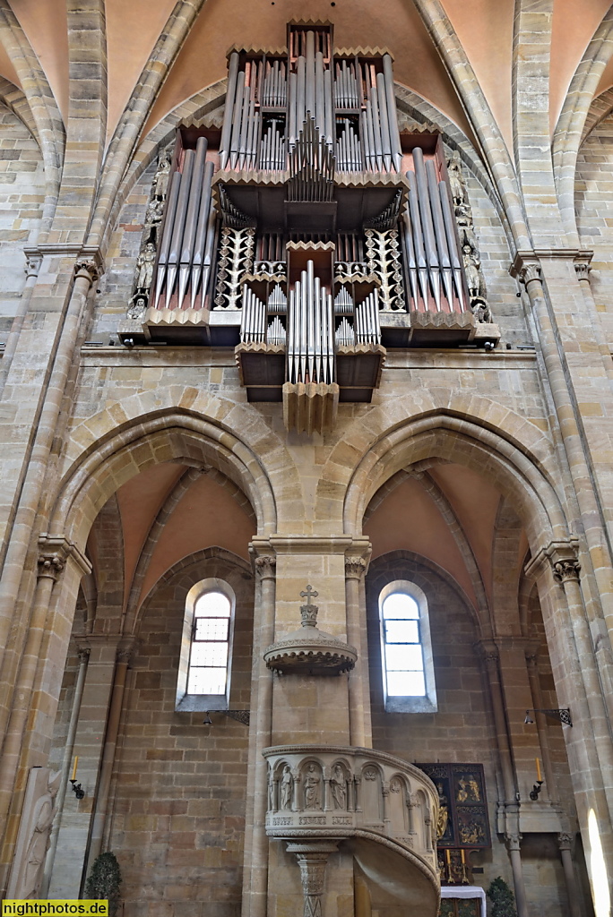 Bamberger Dom. Orgel erb 1415 als Schwalbennestorgel. Erneuert 1475, 1493, 1609, 1689, 1837, 1866, 1873, 1940, 1976. Überarbeitung 1997-1998 von Glatter-Götz Orgelbau. Kanzel neoromanisch erbaut 1835-1836