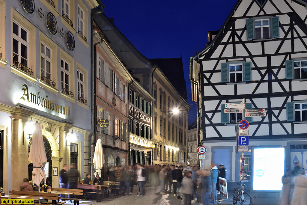 Bamberg. Gaststätten Ambräusianum und Schlenkerla. Bäckerei Seel. Häuser erbaut im 17. und 18. Jahrhundert. Dominikanerstrasse 6-10