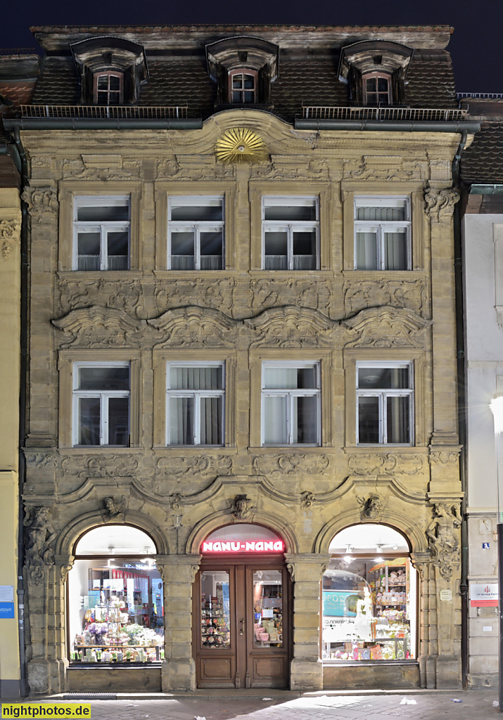 Bamberg. Wohn- und Geschäftshaus. Spätbarock erbaut um 1770 von Johann Joseph Vogel. Rokokofassade unter Mitwirkung von Ferdinand Dietz. Hauptwachstrasse 7