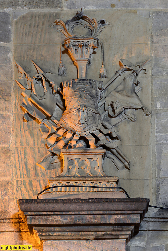 Bamberg. Alte Hauptwache mit Bäckereigeschäft. Erbaut 1772-1774 von Baumeister Johann Joseph Vogel. Architekt Johann Georg von Roppelt. Fassadenschmuck von Bildhauer Johann Bernhard Kamm. Bauherr Fürstbischof Adam Friedrich von Seinsheim. Hauptwachstrasse