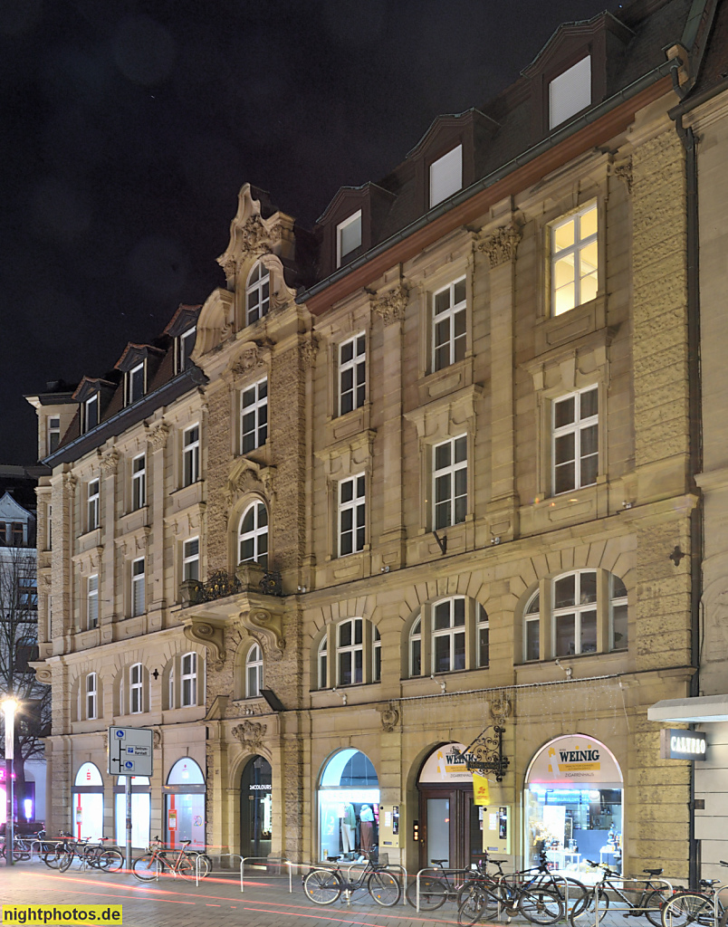 Bamberg. Eckhaus mit Eckerker und Mansarddach erbaut 1898 als Kaufhaus von Gustav Haeberle in Neobarock. Hauptwachstrasse 15