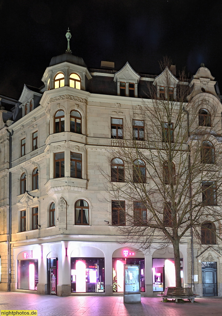 Bamberg. Eckgebäude mit Eckerker Seitenrisalit und Mansarddach. Erbaut 1899 als Kaufhaus von Eugen Drollinger. Hauptwachstrasse 13