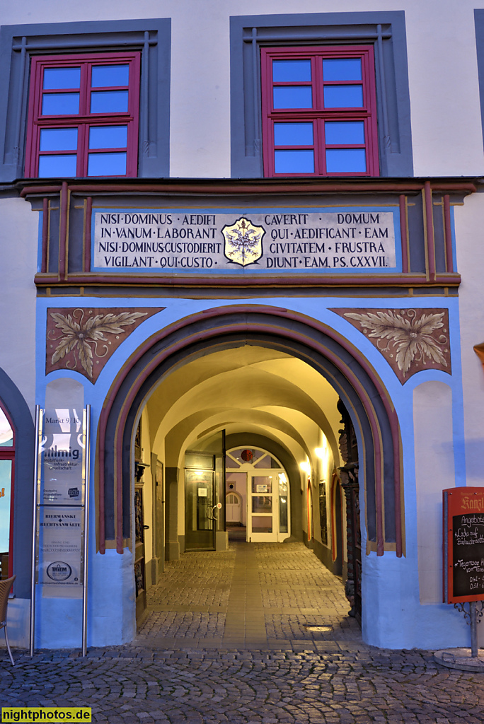 Naumburg. Wohn- und Geschäftshaus erbaut 1517-1525 von Hans Witzleube als Kaysersches Haus. Erneuerung 1922 nach Brand. Eichenholztür erschaffen 1680. Markt 10