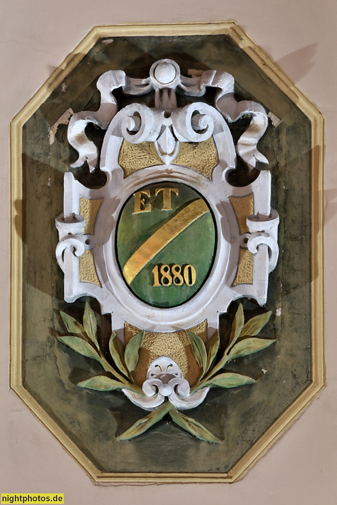 Naumburg. Haus 'Zwölf Apostel'. Wandrelief mit Wappenkartusche. Markt 19