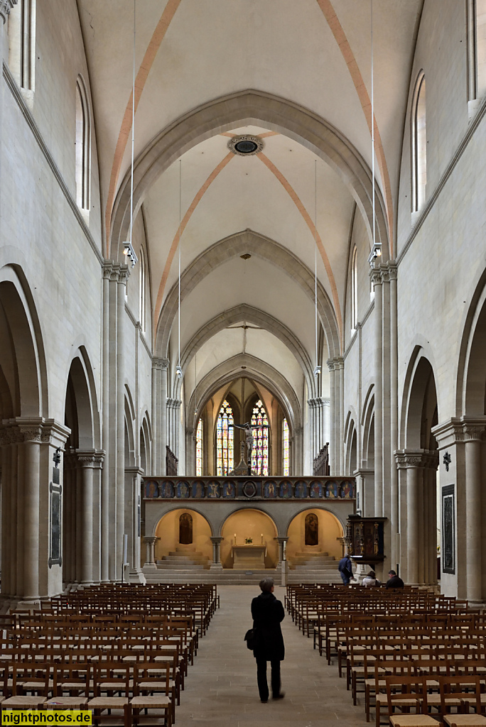 Naumburg. Evangelischer Dom St Peter und Paul. Erbaut ab 13. Jhdt. Langschiff mit spätromnischen Lettner zum Ostchor erbaut 1230