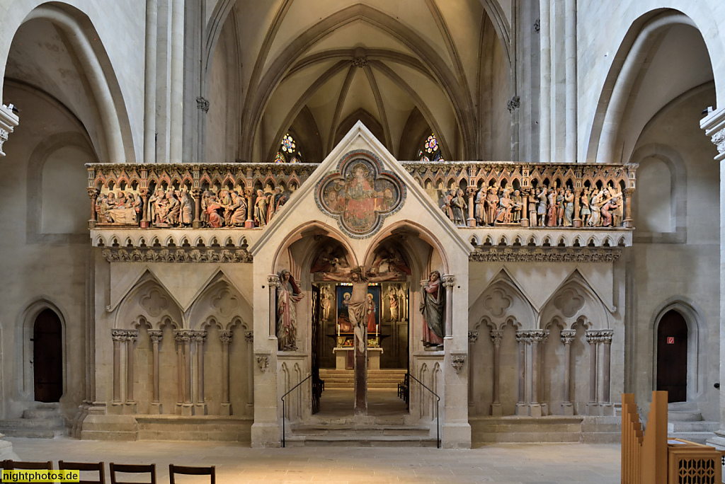 Naumburg. Evangelischer Dom St Peter und Paul. Erbaut ab 13. Jhdt. Lettner vor Westchor mit Passionsreliefs und Kreuzigungsgruppe
