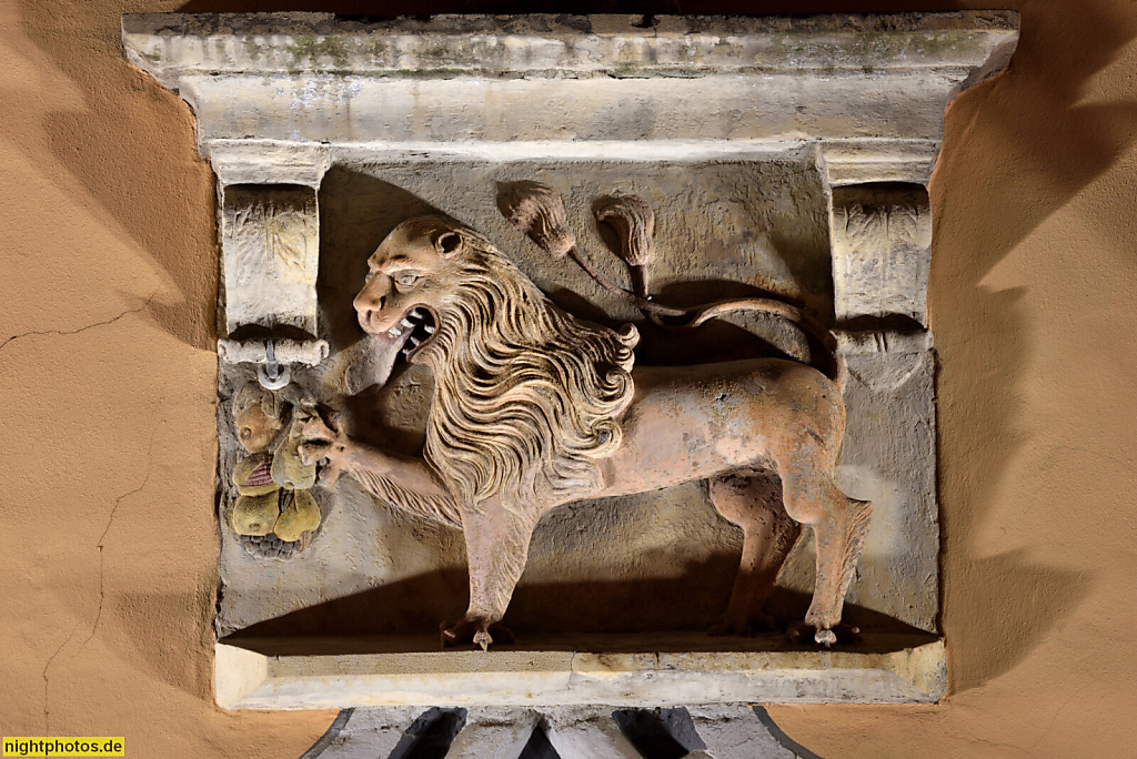 Naumburg. Hauszeichen Haus zum Löwen. Marienstrasse 15