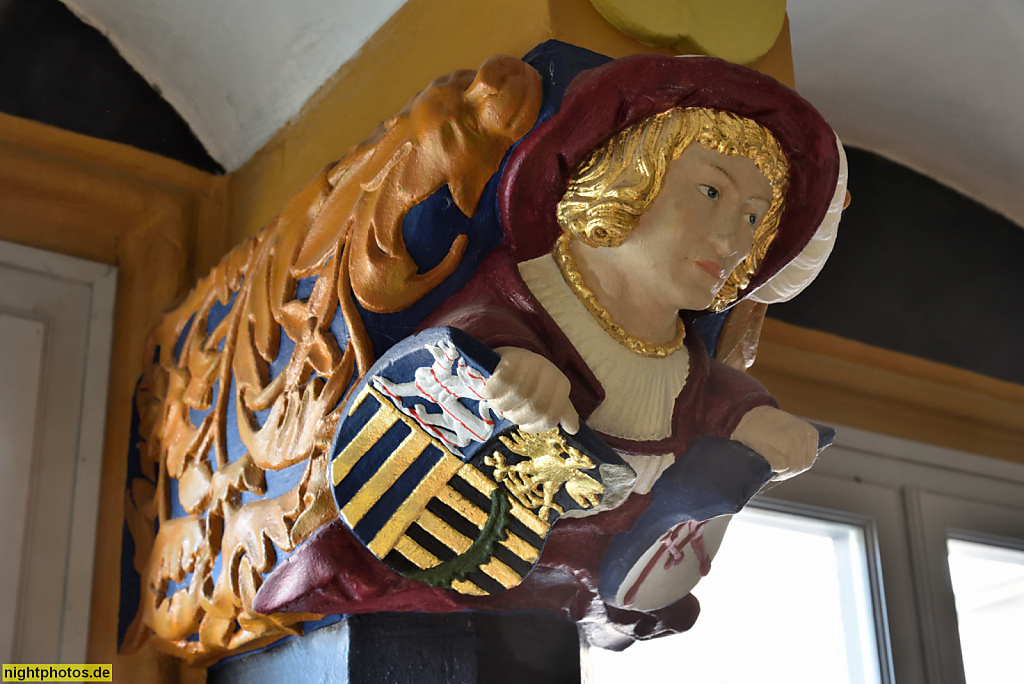 Naumburg. Stadtmuseum Hohe Lilie. Erbaut im 13. Jhdt als Bürgerhaus. Erweitert 1532. Figürliche Konsole der Hausbesitzer Siegmund Zewicker Cordula Zewicker von 1526