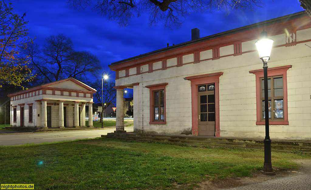 Naumburg. Salztorhäuser erbaut 1834 klassizistisch im Baustil von Karl Friedrich Schinkel. Am Salztor