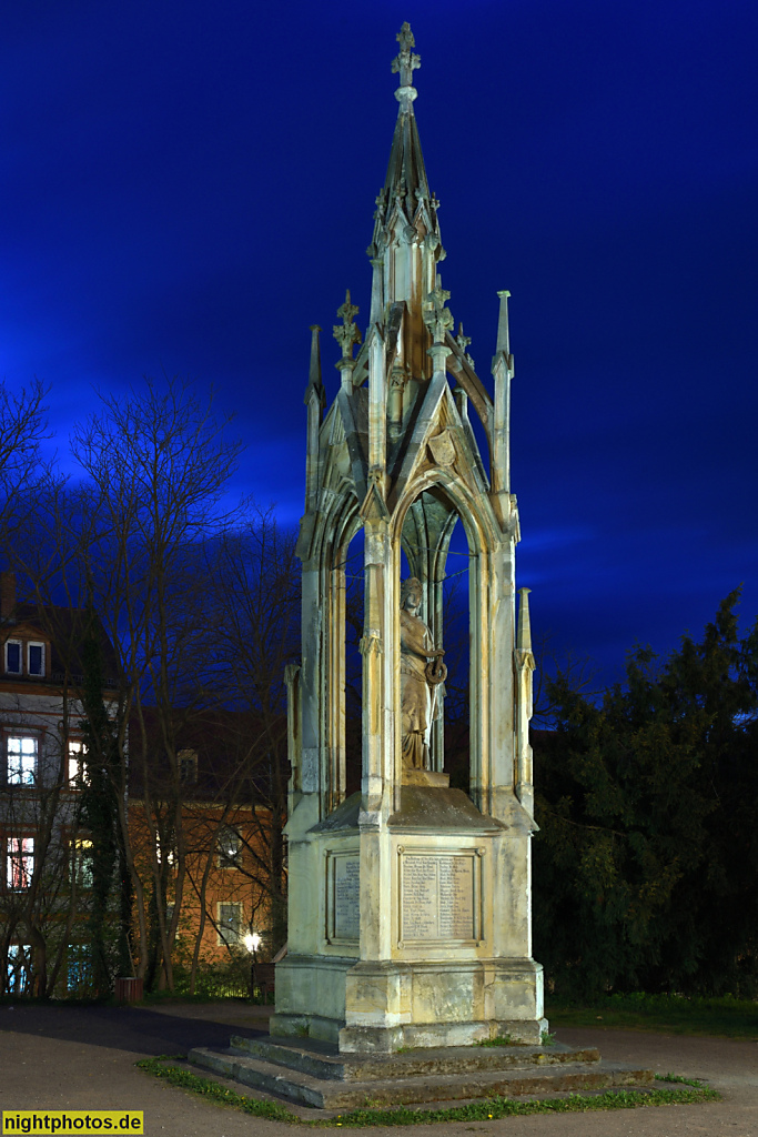 Naumburg. Gefallenendenkmal Germania. Erbaut 1873 vom Naumburger Architekten Johann Gottfried Werner und dem Berliner Bildhauer Julius Karl Adalbert Moser